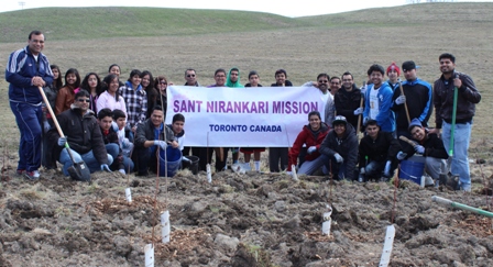 TORONTO BRANCH PARTICIPATES IN TREE PLANTING ON EARTH DAY