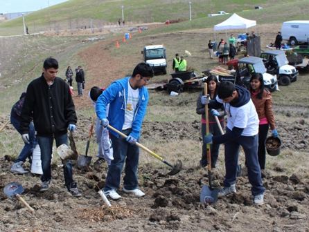 TORONTO BRANCH PARTICIPATES IN TREE PLANTING ON EARTH DAY